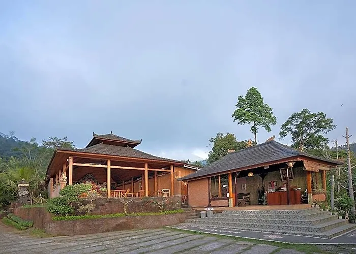 Munduk Menir Hotel 3*