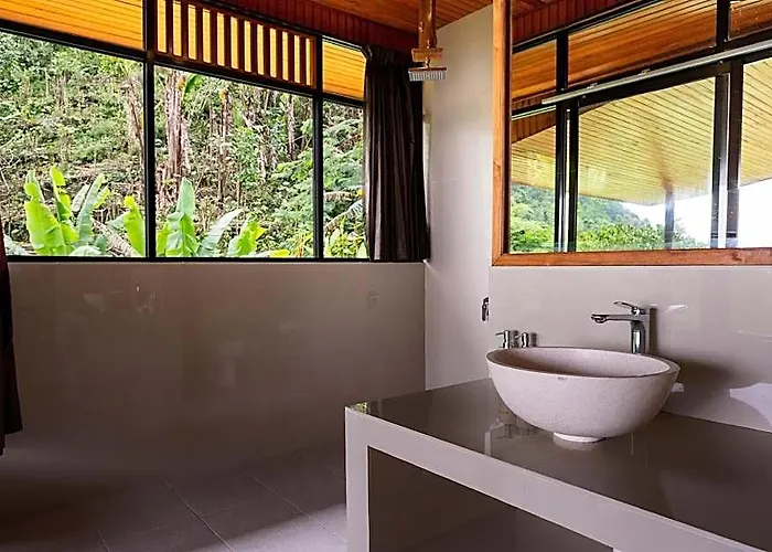Hotel Munduk Menir 3*